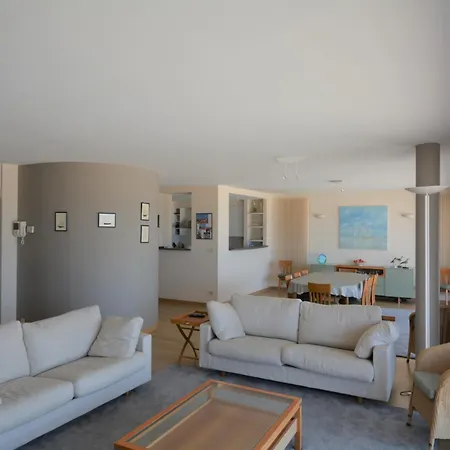 With Views Of Sailing Club 크노케-하이스트