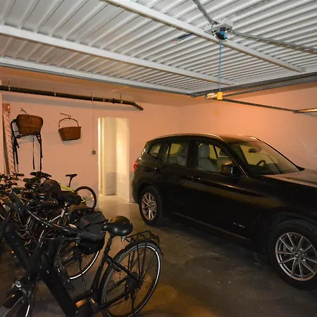 With Views Of Sailing Club 아파트 크노케-하이스트